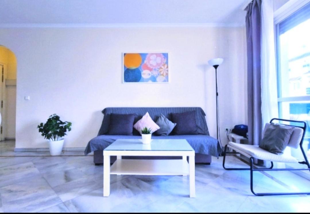 En La Playa .piscinas Jardines Puerto Banús Apartamento